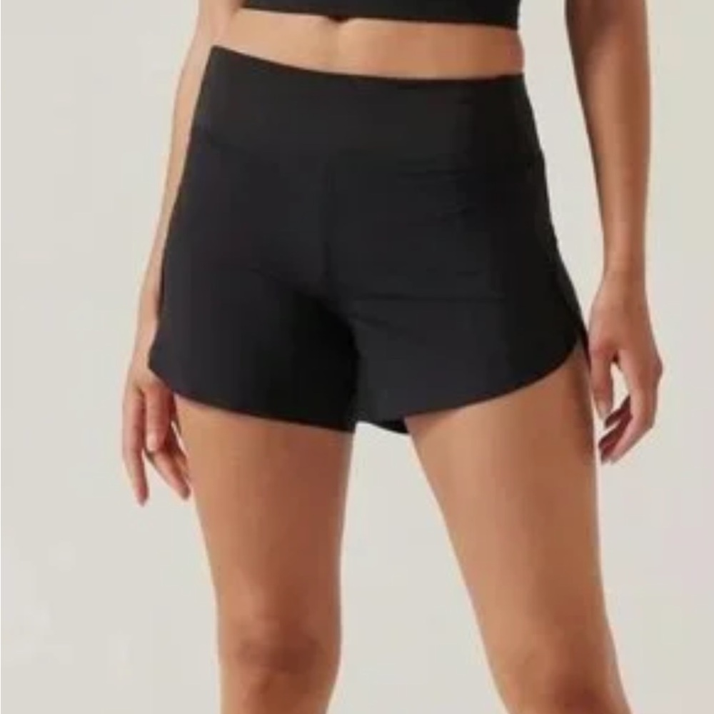 Athleta Run With It Short 3.5” NWT
